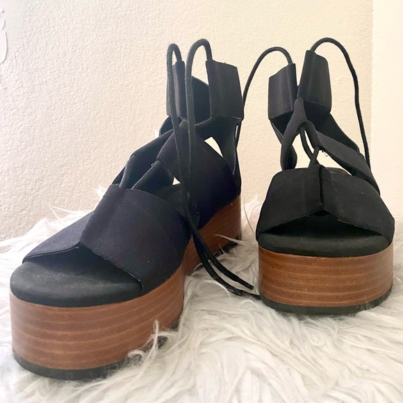 Black platform gladiator sandals - Picture 4 of 4